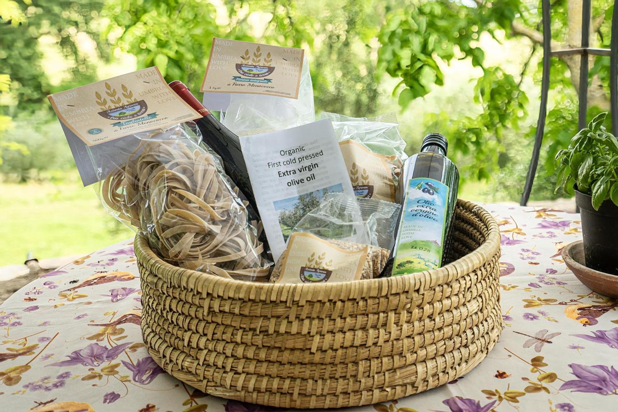 Agriturismo Bio Tra Cielo E Terra Frontignano ภายนอก รูปภาพ
