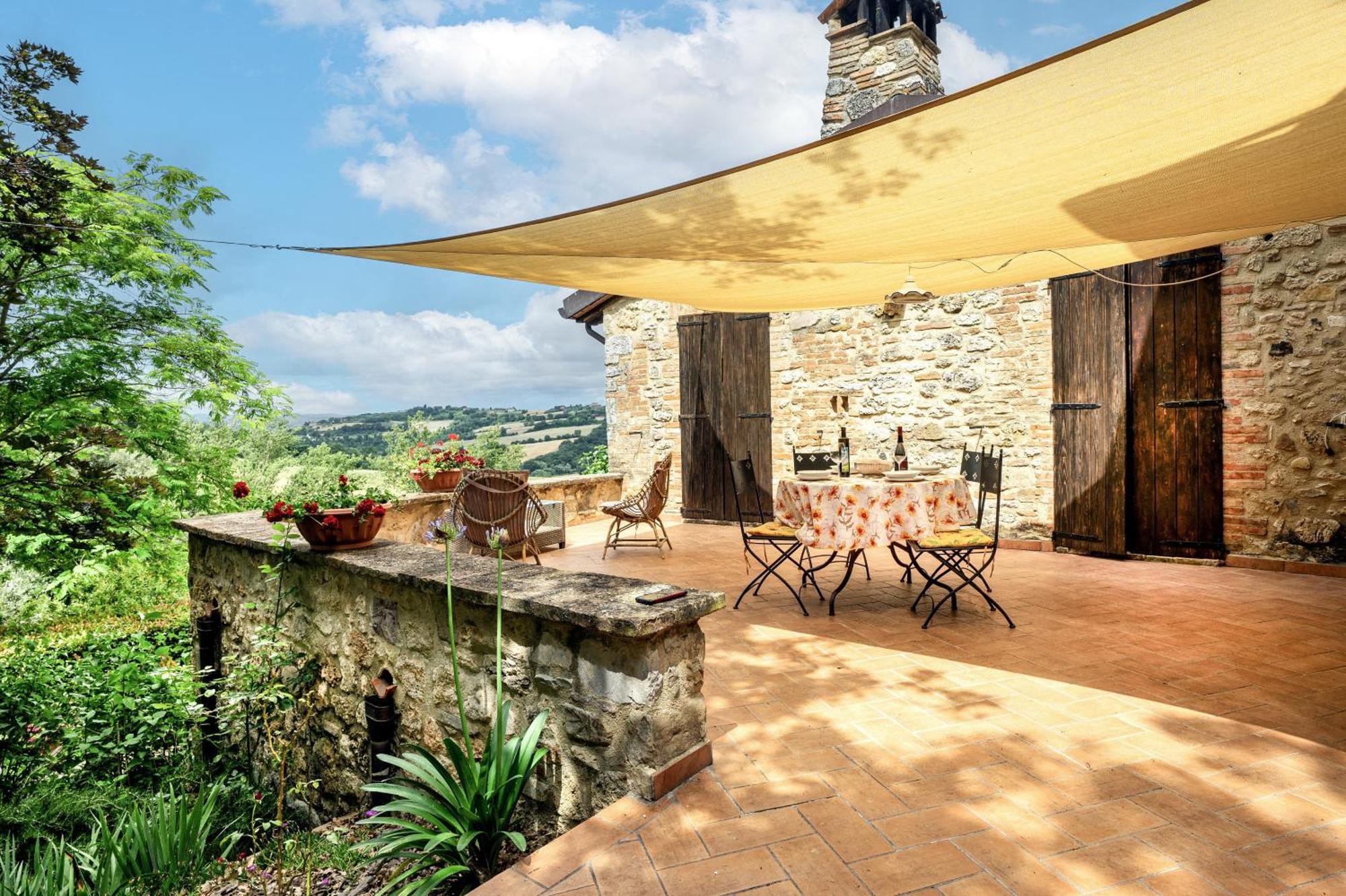 Agriturismo Bio Tra Cielo E Terra Frontignano ภายนอก รูปภาพ